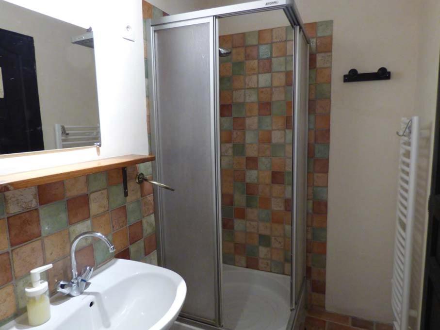 Le Relais Des Baronnies Hotell Montjay  Exteriör bild