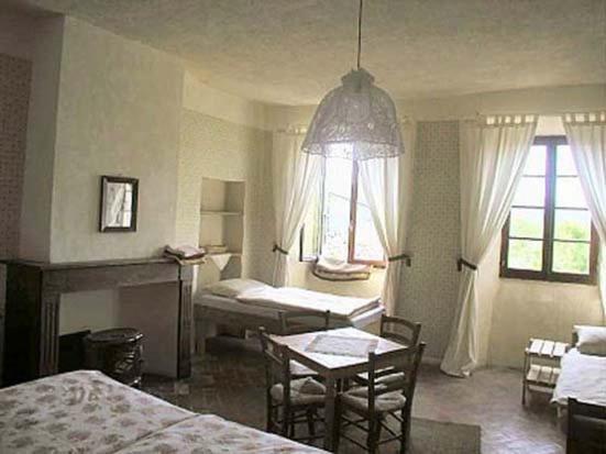 Le Relais Des Baronnies Hotell Montjay  Exteriör bild