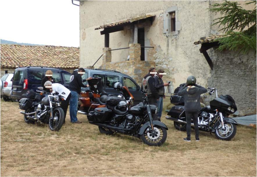 Le Relais Des Baronnies Hotell Montjay  Exteriör bild