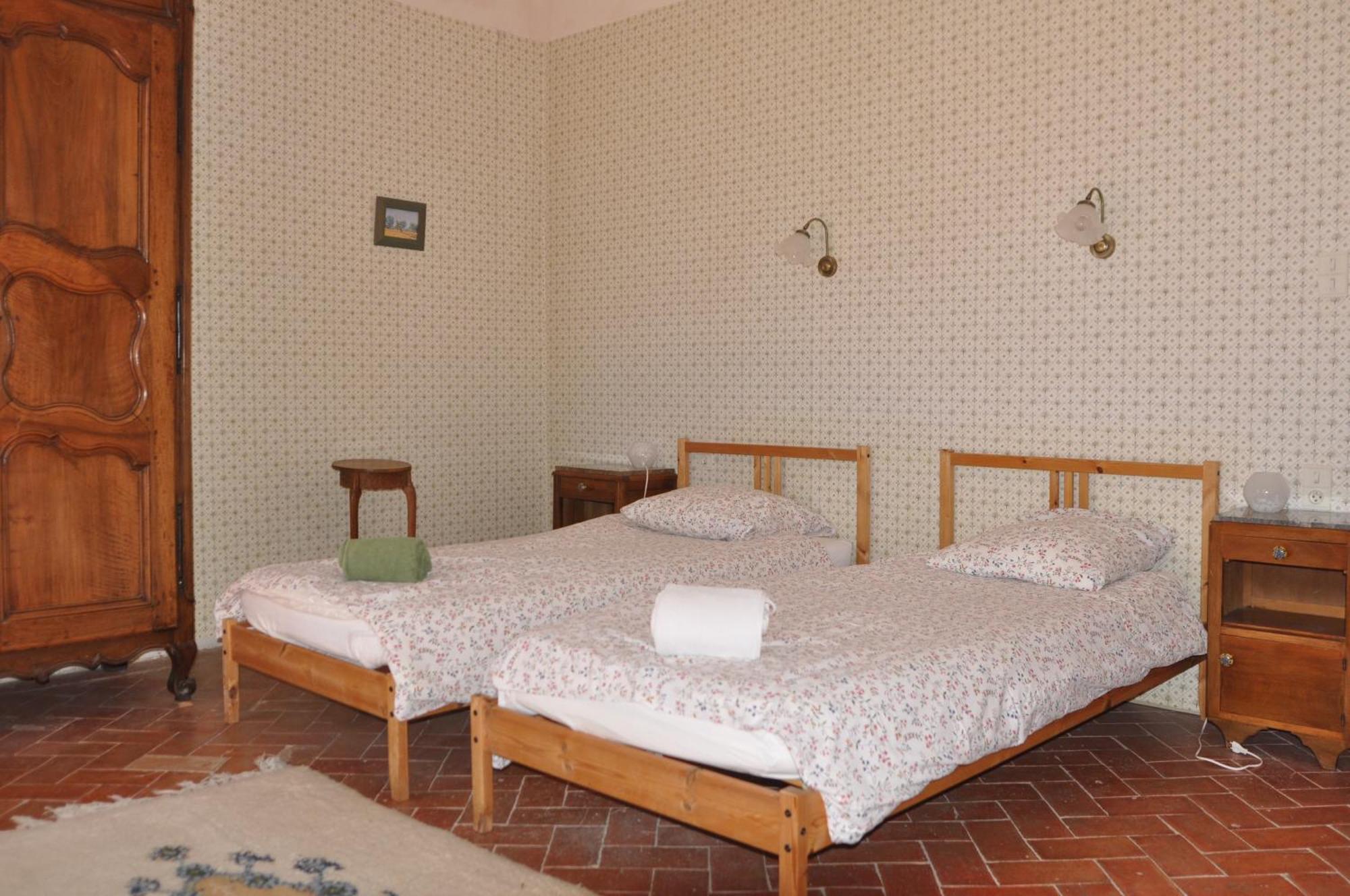 Le Relais Des Baronnies Hotell Montjay  Exteriör bild
